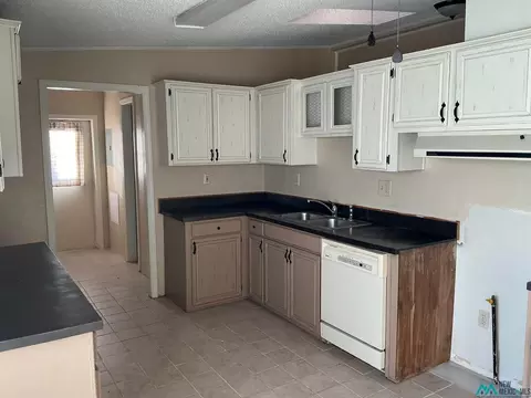 Kitchen - 1020 S Fork Dr, Clovis, NM 88101 photo 7 of 9