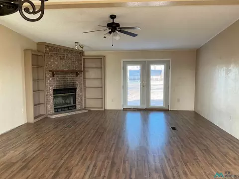 Living - 1020 S Fork Dr, Clovis, NM 88101 photo 3 of 7