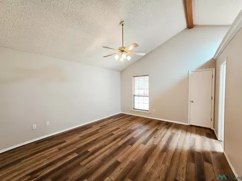 Living - 116 Don January Ct, Clovis, NM 88101 photo 4 of 4