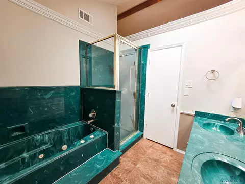 Bath - 116 Don January Ct, Clovis, NM 88101 photo 3 of 3