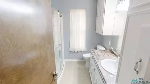 Bath - 2021 Enloe Dr, Clovis, NM 88101 photo 1 of 5