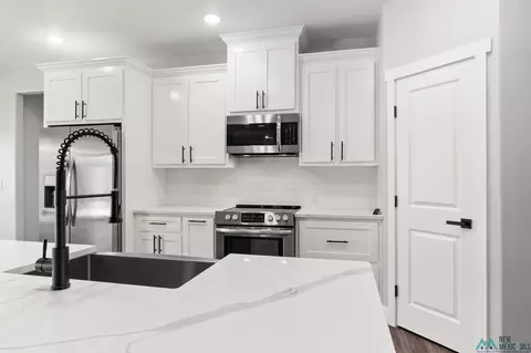 Kitchen - 1535 Arbor Dr, Clovis, NM 88101 photo 2 of 2