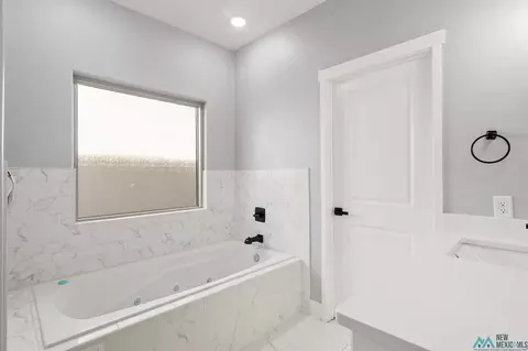 Bath - 1535 Arbor Dr, Clovis, NM 88101 photo 9 of 13