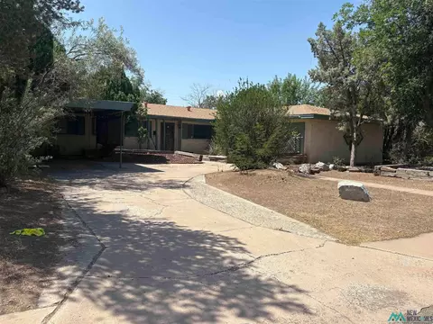 5 Forest Dr, Roswell, NM 88201
