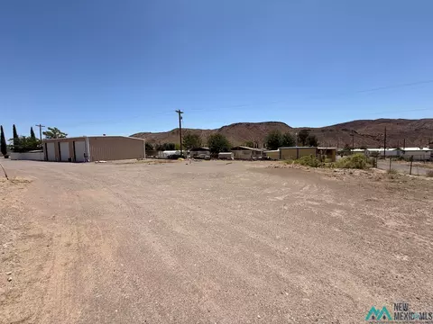 Exterior - 709 E 3rd St, Truth Or Consequences, NM 87901 photo 8 of 9