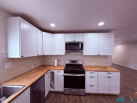 Kitchen - 709 E 3rd St, Truth Or Consequences, NM 87901 photo 4 of 6