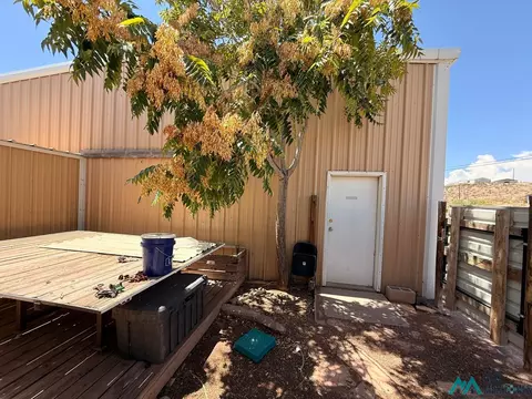 Exterior - 709 E 3rd St, Truth Or Consequences, NM 87901 photo 6 of 9