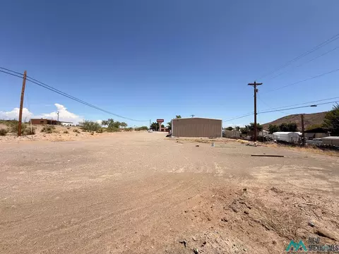 Exterior - 709 E 3rd St, Truth Or Consequences, NM 87901 photo 7 of 9