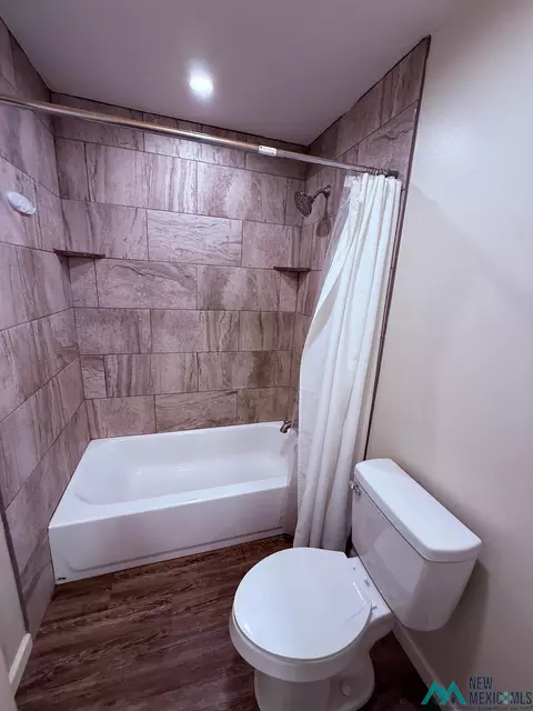 Bath - 709 E 3rd St, Truth Or Consequences, NM 87901 photo 8 of 8