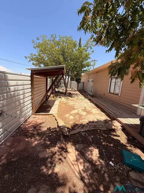 Exterior - 709 E 3rd St, Truth Or Consequences, NM 87901 photo 2 of 9