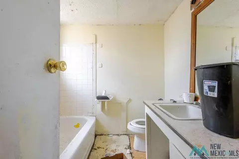 Bath - 1308 N Merriwether St, Clovis, NM 88101 photo 1 of 3