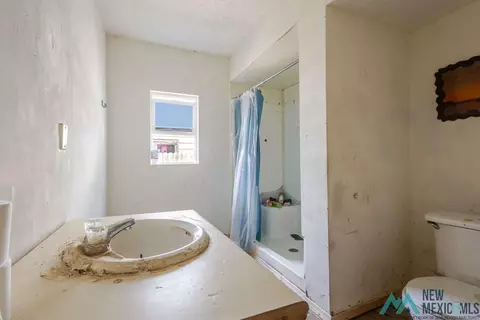 Bath - 1308 N Merriwether St, Clovis, NM 88101 photo 3 of 3