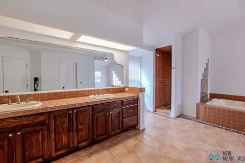 Bath - 586 Sr 523, Clovis, NM 88101 photo 5 of 8