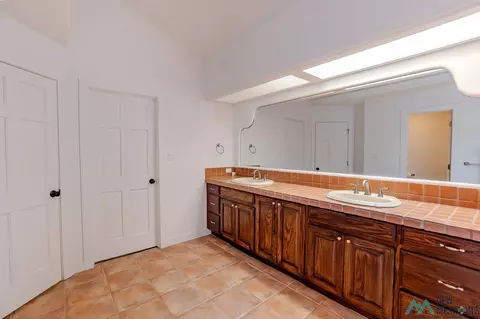 Bath - 586 Sr 523, Clovis, NM 88101 photo 4 of 8