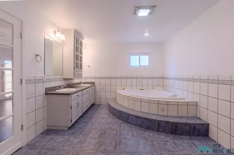 Bath - 586 Sr 523, Clovis, NM 88101 photo 7 of 8