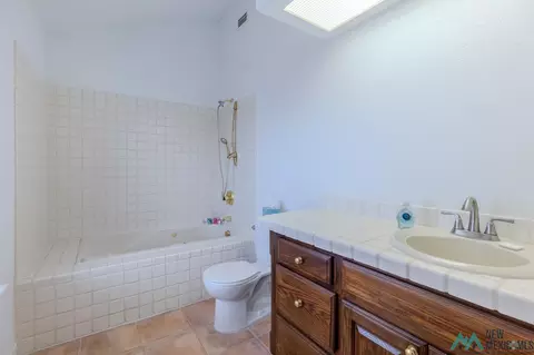 Bath - 586 Sr 523, Clovis, NM 88101 photo 3 of 8