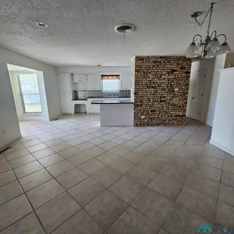 Living - 1908 Enloe Dr, Clovis, NM 88101 photo 8 of 9