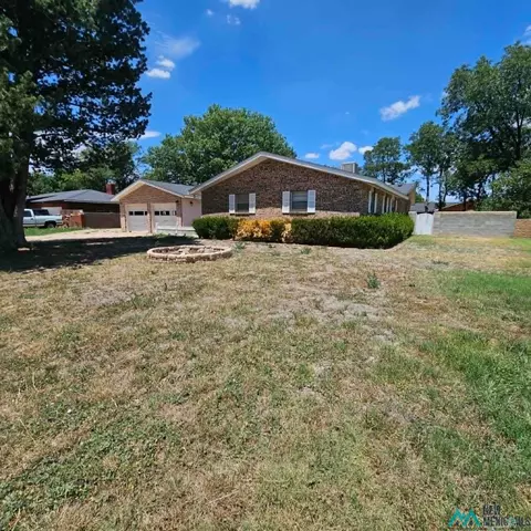 Exterior - 1908 Enloe Dr, Clovis, NM 88101 photo 3 of 6
