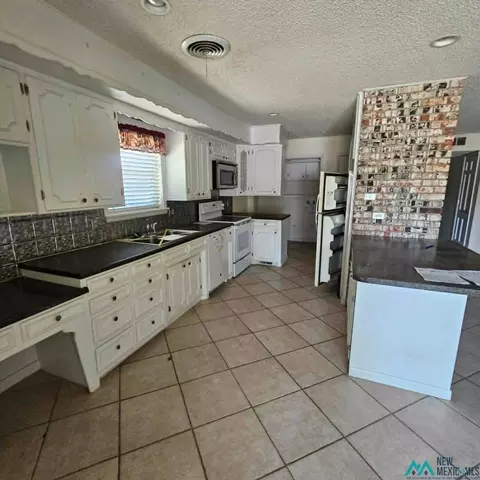 Kitchen - 1908 Enloe Dr, Clovis, NM 88101 photo 1 of 3