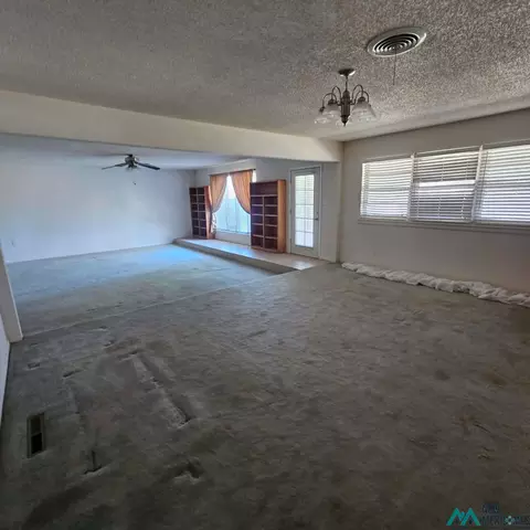 Living - 1908 Enloe Dr, Clovis, NM 88101 photo 7 of 9