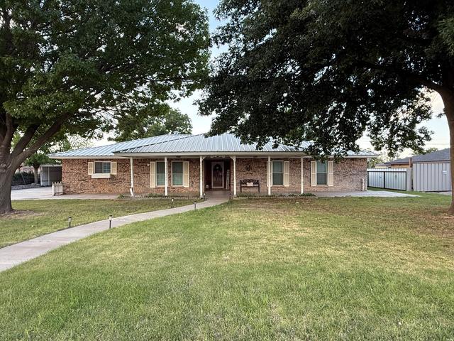418 W Martin St W, Hobbs, NM 88242