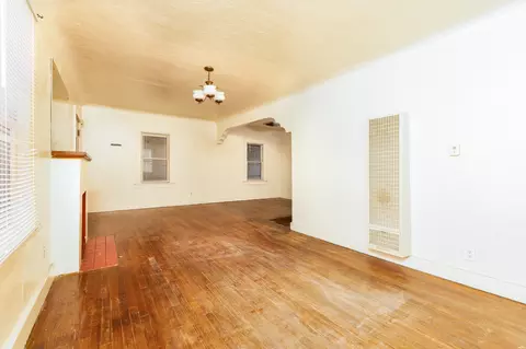 Living - 1019 Pile, Clovis, NM 88101 photo 3 of 5