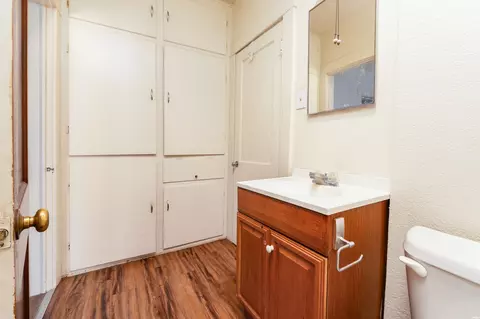 Bath - 1019 Pile, Clovis, NM 88101 photo 1 of 1