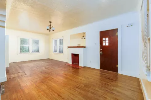 Living - 1019 Pile, Clovis, NM 88101 photo 4 of 5