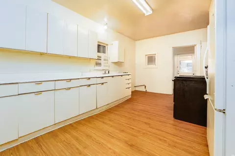 Kitchen - 1019 Pile, Clovis, NM 88101 photo 1 of 2