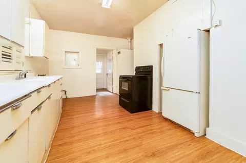 Kitchen - 1019 Pile, Clovis, NM 88101 photo 2 of 2