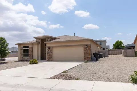 3721 Saguaro St, Carlsbad, NM 88220