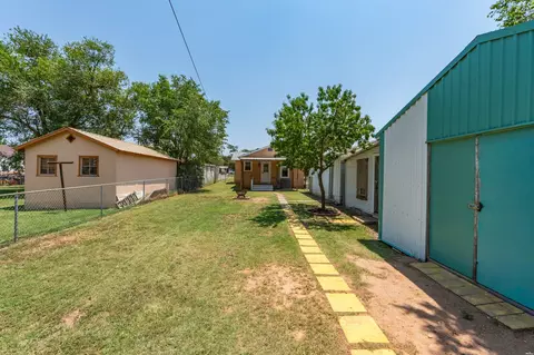 Exterior - 812 N Walnut St, Clovis, NM 88101 photo 7 of 15