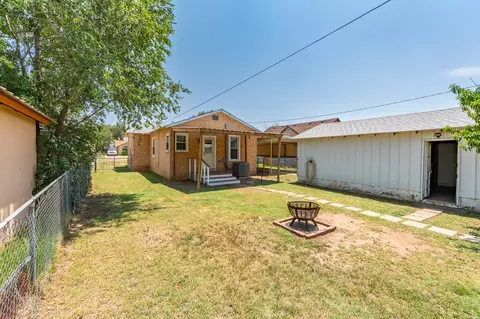Exterior - 812 N Walnut St, Clovis, NM 88101 photo 9 of 15