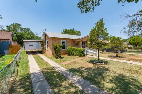 Exterior - 812 N Walnut St, Clovis, NM 88101 photo 3 of 15