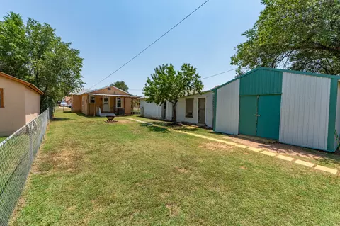 Exterior - 812 N Walnut St, Clovis, NM 88101 photo 6 of 15