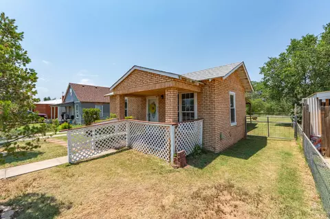Exterior - 812 N Walnut St, Clovis, NM 88101 photo 5 of 15