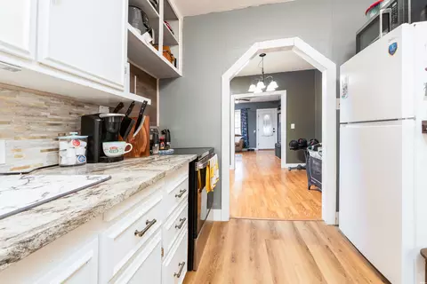 Entry Way - 812 N Walnut St, Clovis, NM 88101 photo 1 of 2
