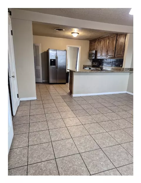 Kitchen - 113 Mesa Ave, Clovis, NM 88101 photo 4 of 5