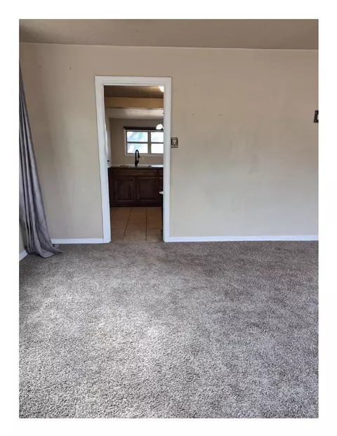 Living - 113 Mesa Ave, Clovis, NM 88101 photo 4 of 4