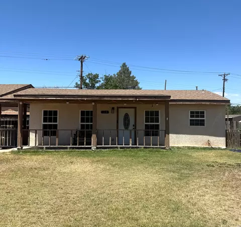 812 Carper Dr, Artesia, NM 88210