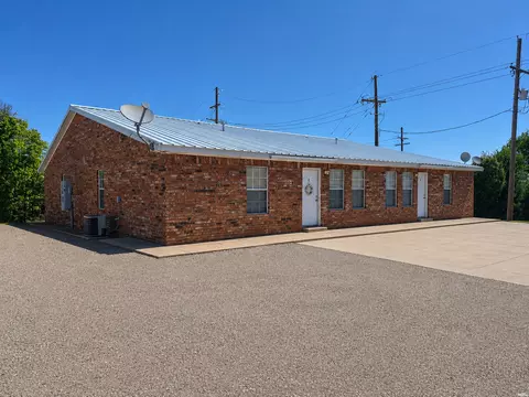 2433 21st E, Clovis, NM 88101 photo 3