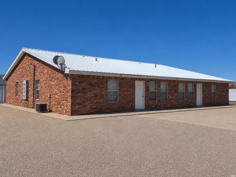 2433 21st E, Clovis, NM 88101 photo 1