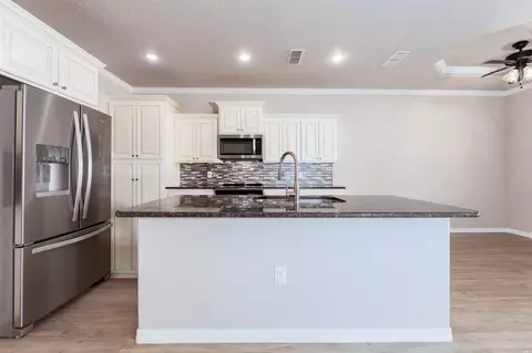 Kitchen - 520 Providence Cir, Clovis, NM 88101 photo 2 of 4