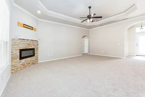 Living - 520 Providence Cir, Clovis, NM 88101 photo 3 of 4