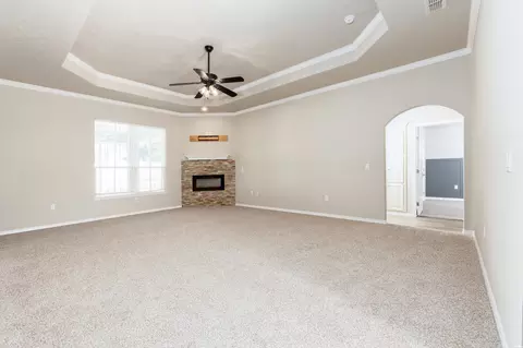 Living - 520 Providence Cir, Clovis, NM 88101 photo 2 of 4