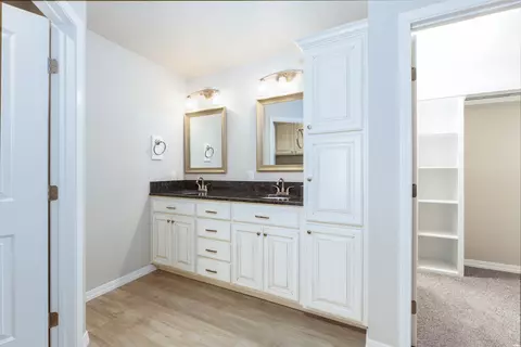 Bath - 520 Providence Cir, Clovis, NM 88101 photo 5 of 6