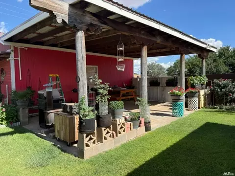 Exterior - 1901 Hull St, Clovis, NM 88101 photo 6 of 18