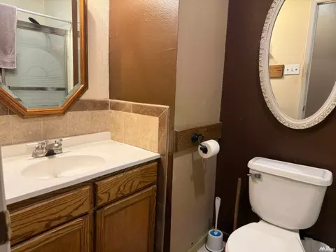 Bath - 1901 Hull St, Clovis, NM 88101 photo 1 of 2