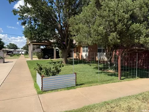 Exterior - 1901 Hull St, Clovis, NM 88101 photo 3 of 18