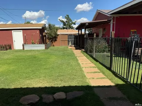 Exterior - 1901 Hull St, Clovis, NM 88101 photo 4 of 18